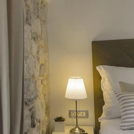 Azamara Old Town 아파트 흐바르