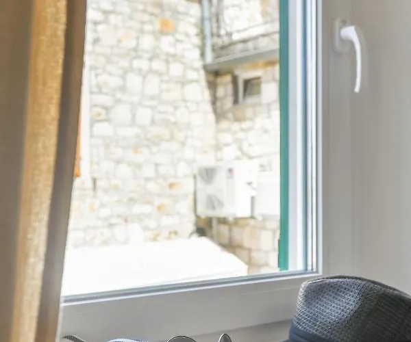 Azamara Old Town Apartman