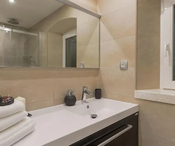 Azamara Old Town * Hvar Town