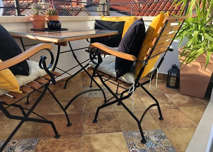 Azamara Old Town Apartman *