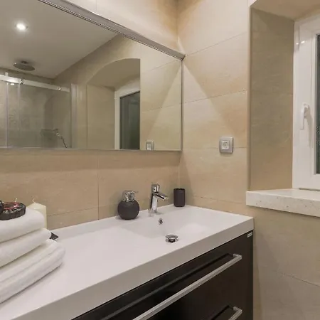 Azamara Old Town * Хвар