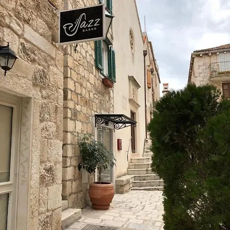 Azamara Old Town Apartmán