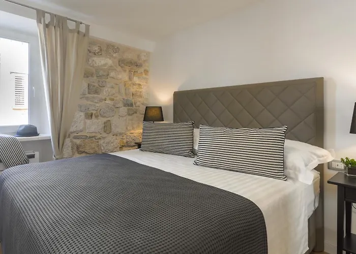 Azamara Old Town * هفار