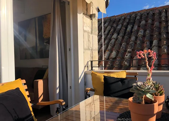 Azamara Old Town * 赫瓦尔