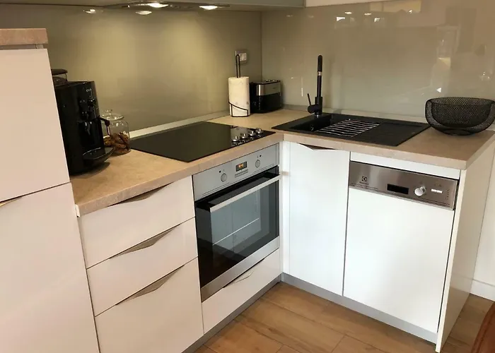 Azamara Old Town شقة