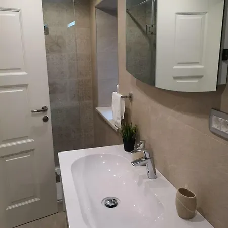 Apartment Azamara Old Town